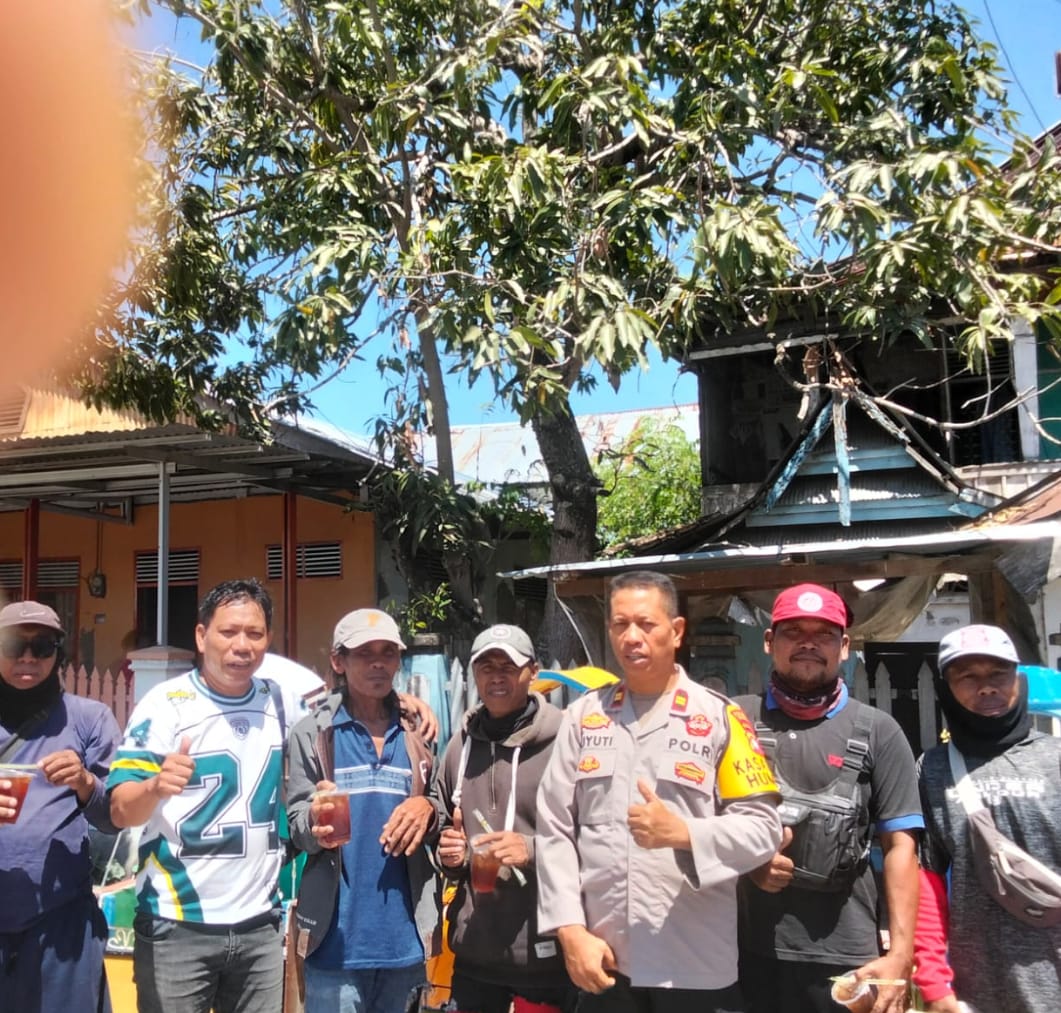 Ketua IJS Majene Kembali Turun ke Jalan, Bagikan Jumat Berkah untuk Tukang Becak.