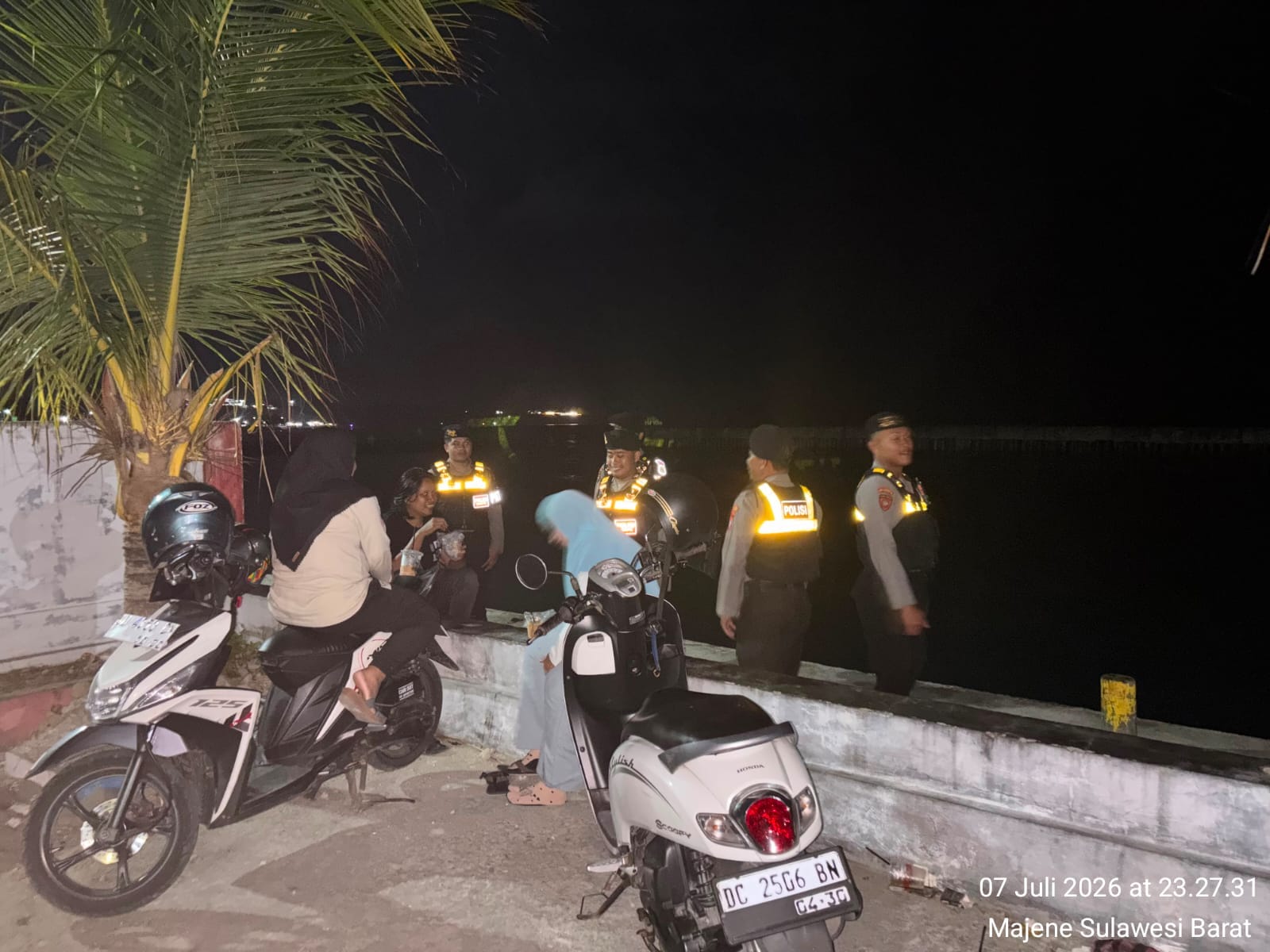 ‎Polres Majene Hadirkan Rasa Aman bagi Warga yang Beraktivitas di Malam Hari‎
