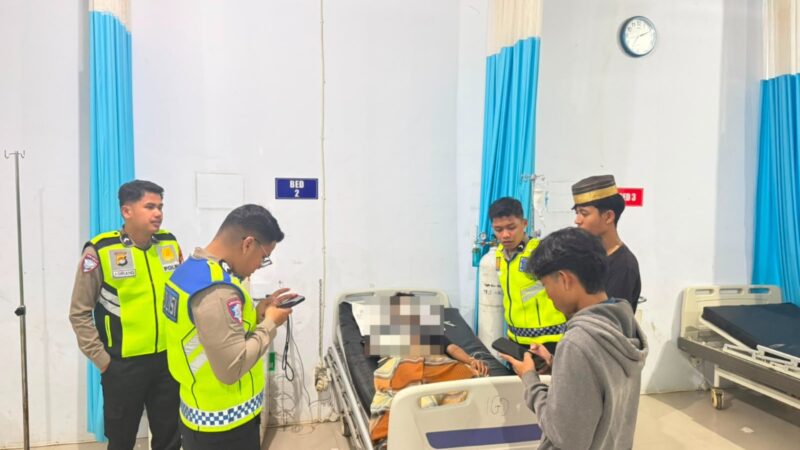 ‎Gerak Cepat Satlantas Polres Majene Tangani Kecelakaan di Jalur Trans Sulawesi, Tiga Pengendara Terluka