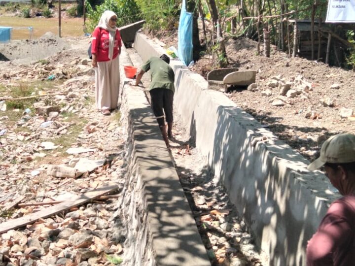 ‎Drainase Jadi Prioritas di Totolisi Sendana, Begini Alasan Kades