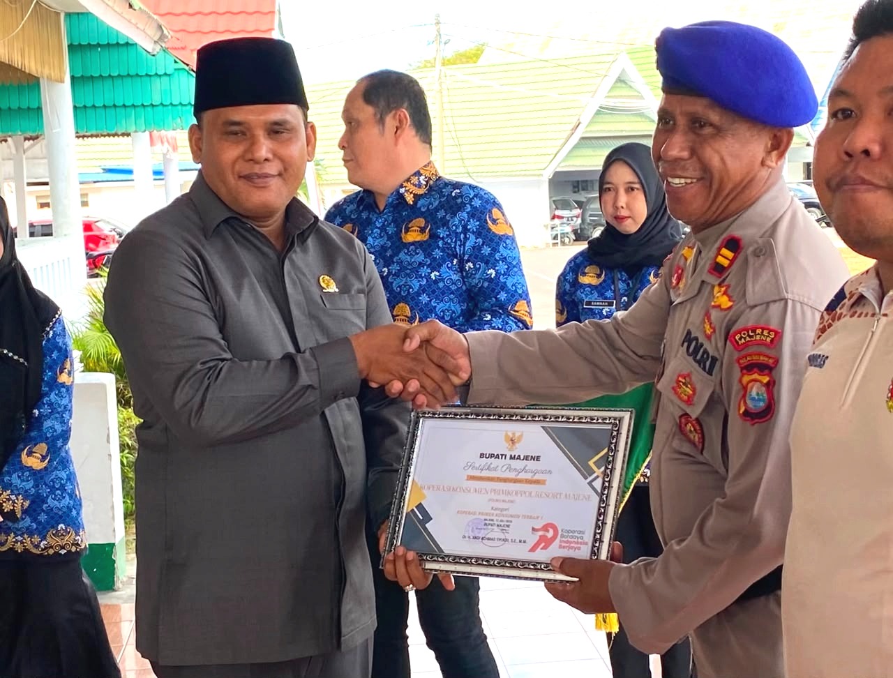 ‎Koperasi Primkoppol Polres Majene Raih Predikat Koperasi Primer Konsumen Terbaik I pada Harkopnas ke-79‎