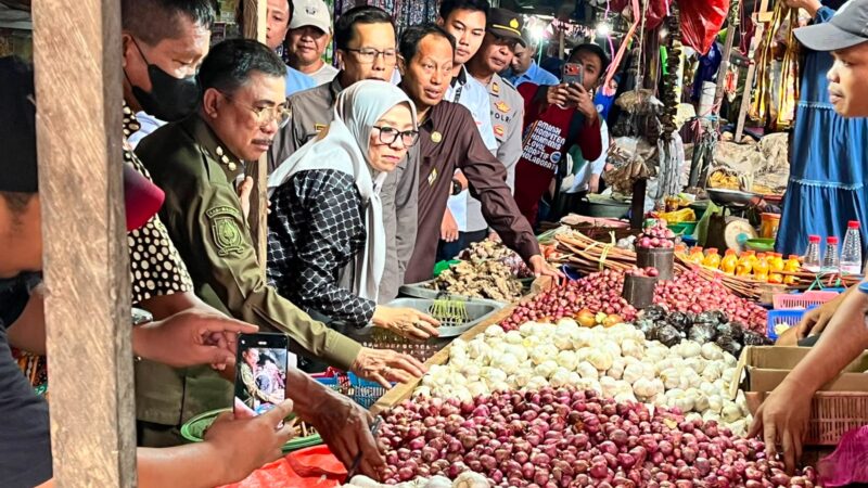‎Kasat Binmas Polres Majene Ikuti Sidak TPID, Harga Bahan Pokok di Pasar Sentral Majene Terpantau Stabil
