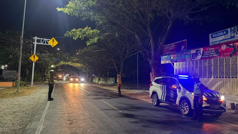 ‎Satlantas Polres Majene Gelar Patroli Blue Light