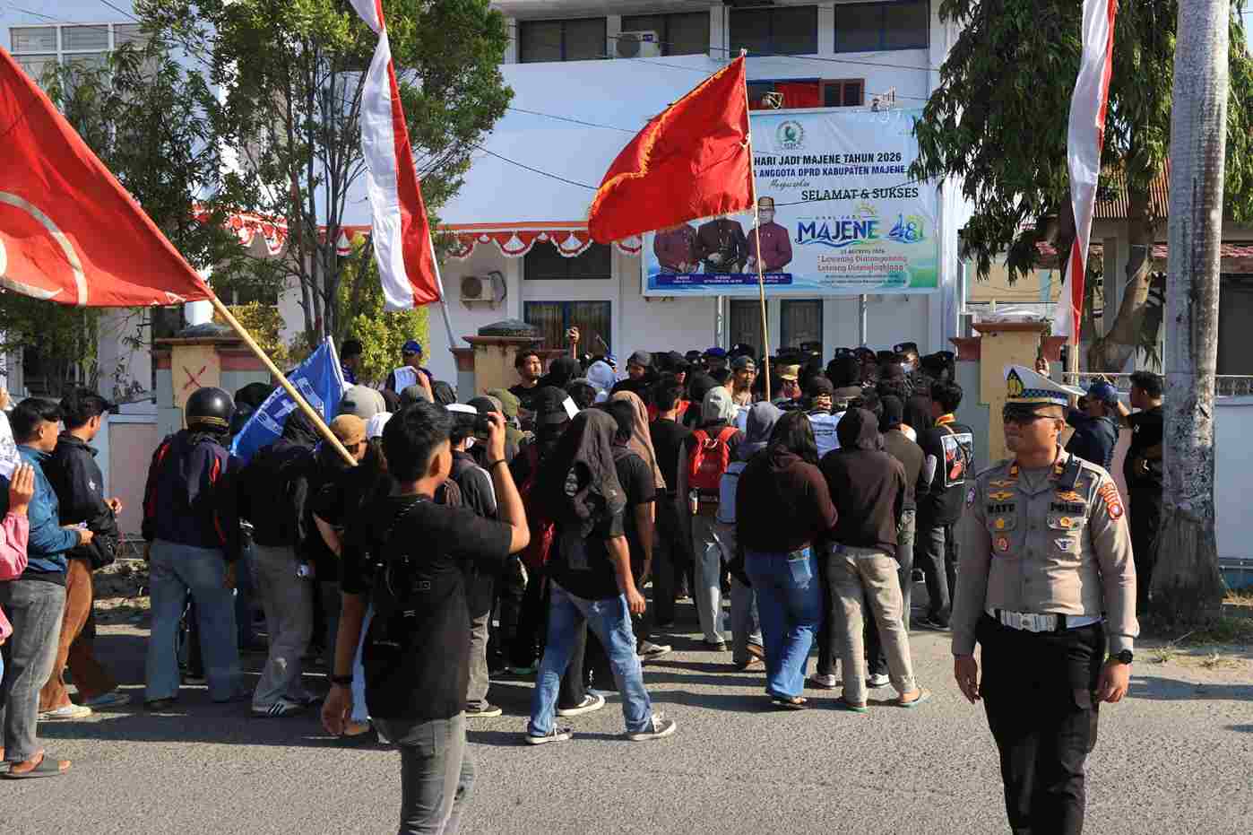 Kawal Aksi Damai SPMM Berlangsung Damai, Polres Majene Kedepankan Pendekatan Humanis