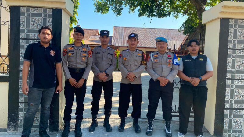 ‎Pastikan Ibadah Minggu Aman dan Nyaman, Polres Majene Hadir di Gereja‎