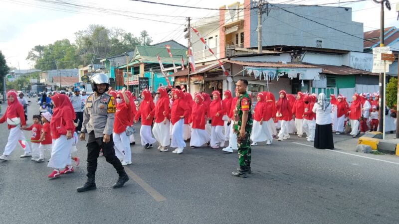 Bhabinkamtibmas Polsek Banggae Kawal Jalan Santai IGTKI Majene, Pastikan Kegiatan Berlangsung Aman