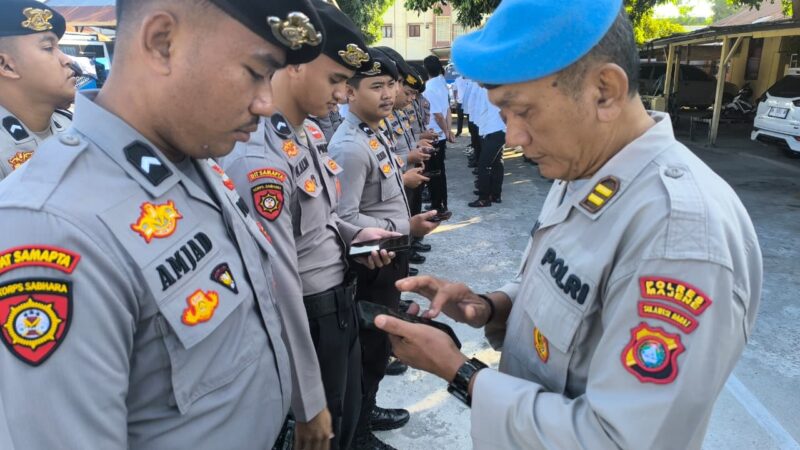 Gerak Cepat Polsek Banggae Padamkan Kebakaran Lahan di Passarang