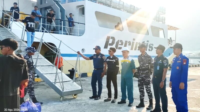 ‎Sat Polair Polres Majene Perketat Pengamanan Pemberangkatan KM Sabuk Nusantara 93