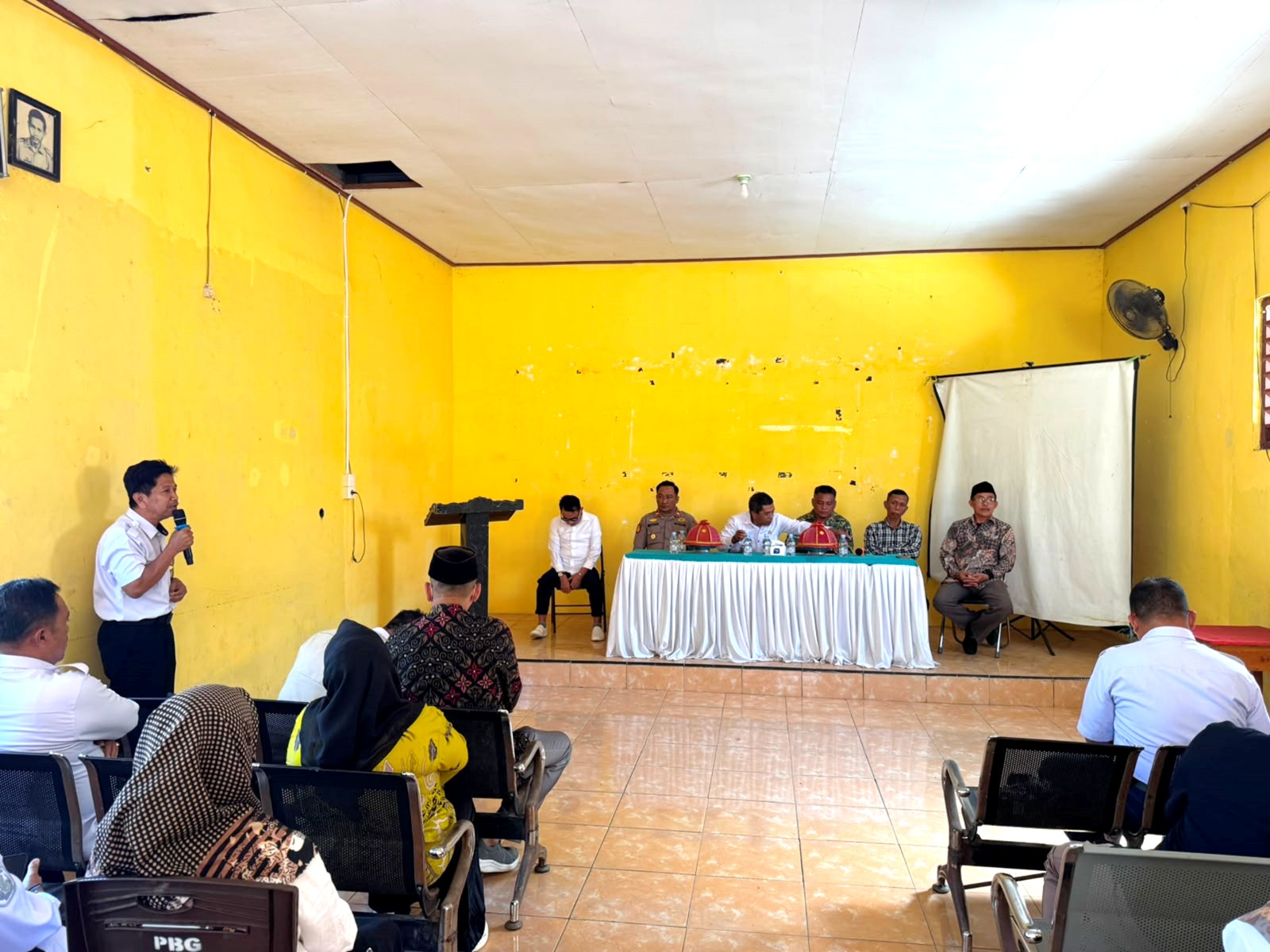 ‎Kapolsek Pamboang Hadiri Rakor Kesiapan Malam Pesta Rakyat‎