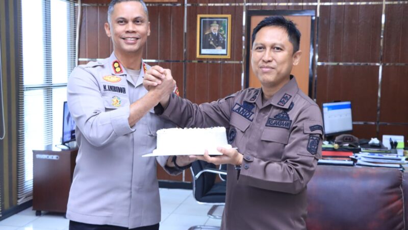 Kapolres Majene Sambangi Kejari Majene di Hari Lahir Kejaksaan RI ke 81