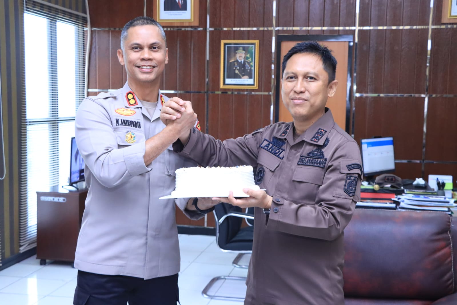 Kapolres Majene Sambangi Kejari Majene di Hari Lahir Kejaksaan RI ke 81