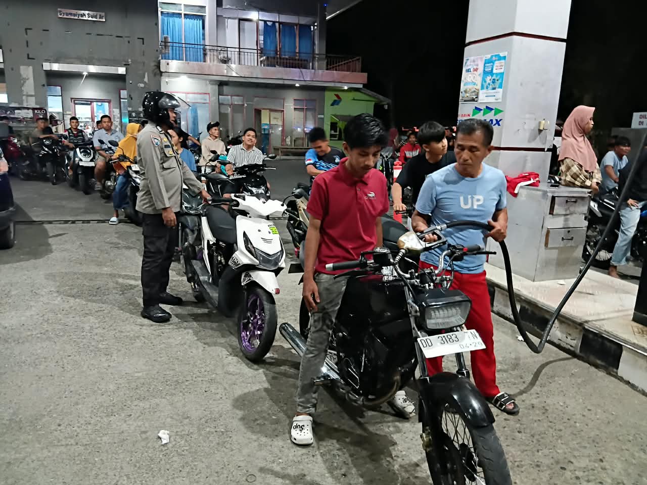‎Polsek Malunda Pastikan Pengisian BBM Berlangsung Aman