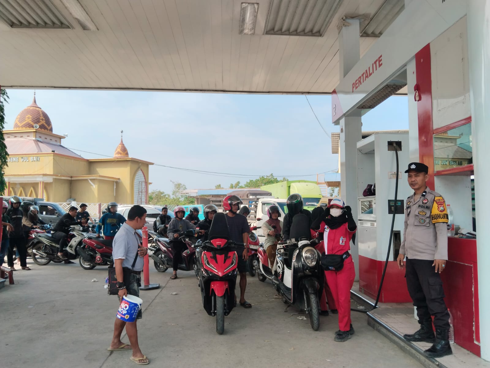 Polsek Banggae Perketat Pengamanan di SPBU Rangas‎