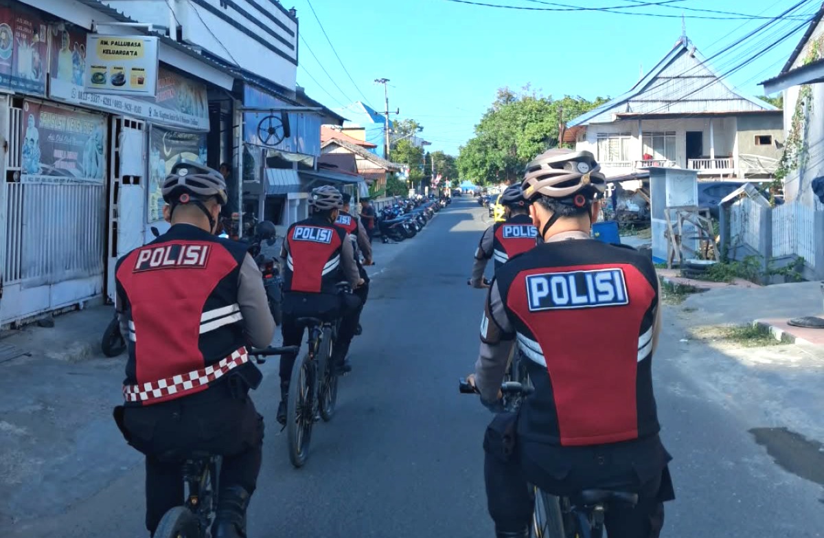 Patroli Bersepeda, Polres Majene Sasar Sekolah dan Pangkalan Ojek