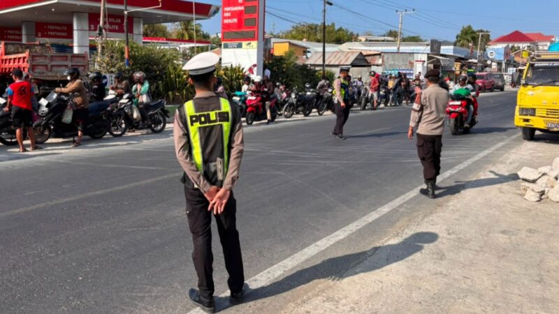 Satlantas Polres Majene Hadir Jaga Kelancaran Aktivitas Warga di Jalan‎