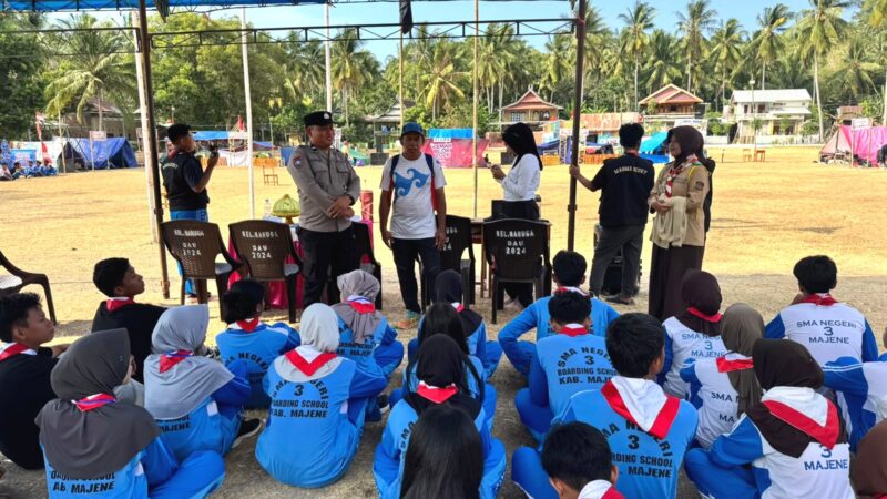 ‎Binmas Polres Majene Sambangi Peserta Kemah, Tekankan Jaga Kesehatan‎