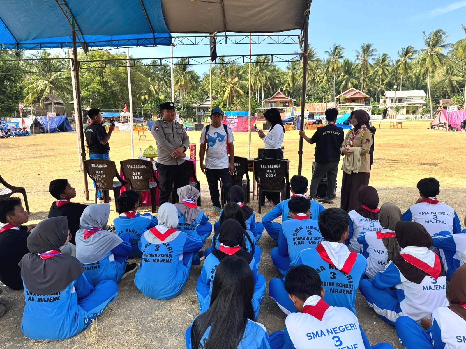 ‎Binmas Polres Majene Sambangi Peserta Kemah, Tekankan Jaga Kesehatan‎
