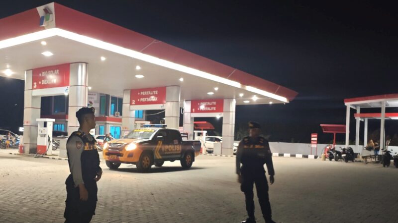 Cegah Antrean Panjang, Polres Majene Intensifkan Patroli Malam Di SPBU Lembang‎
