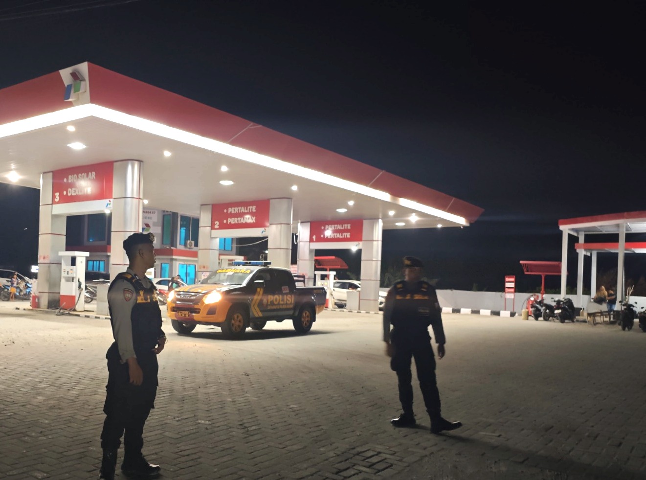 Cegah Antrean Panjang, Polres Majene Intensifkan Patroli Malam Di SPBU Lembang‎