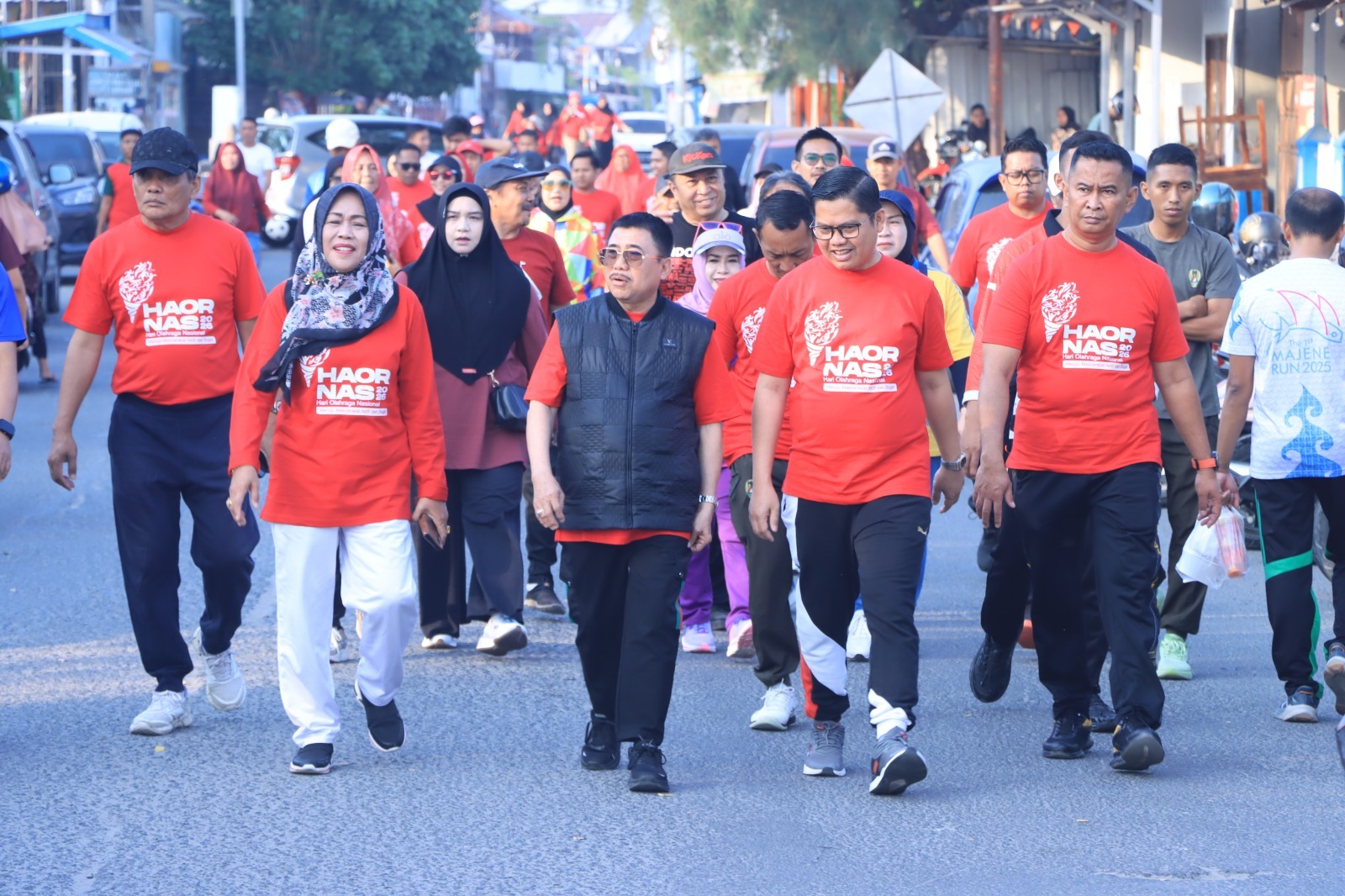 Semarak Haornas ke-43, Wakapolres Majene Ikut Jalan Santai Bersama Ratusan Peserta