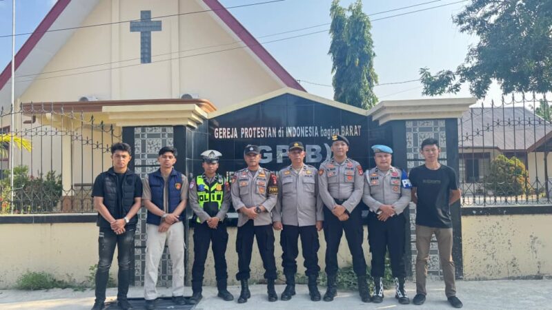 Jaga Kekhusyukan Ibadah Minggu, Polres Majene Perkuat Pengamanan Gereja‎