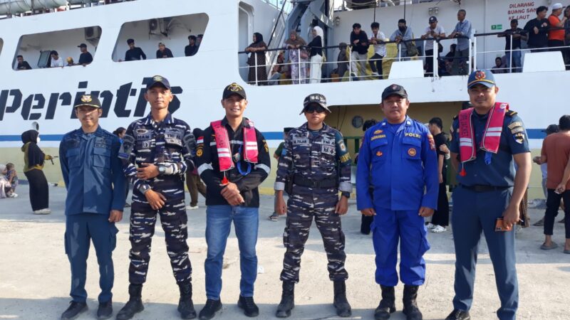 Pastikan Pelayaran Aman, Sat Polair Polres Majene Kawal Keberangkatan KM Sabuk Nusantara 93‎