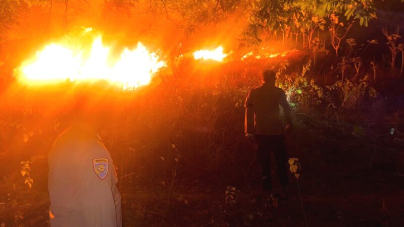‎Kebakaran Lahan di Bababulo Utar,  Cegah Api Mendekati Permukiman‎