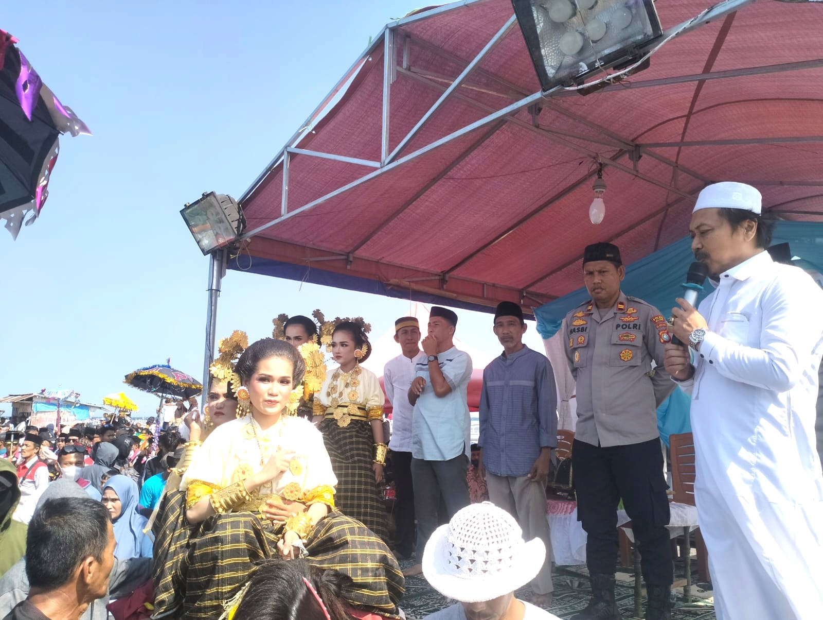 Polsek Banggae Kawal  Totamma’, 39 Kuda Hias Meriahkan Maulid Nabi di Rangas‎