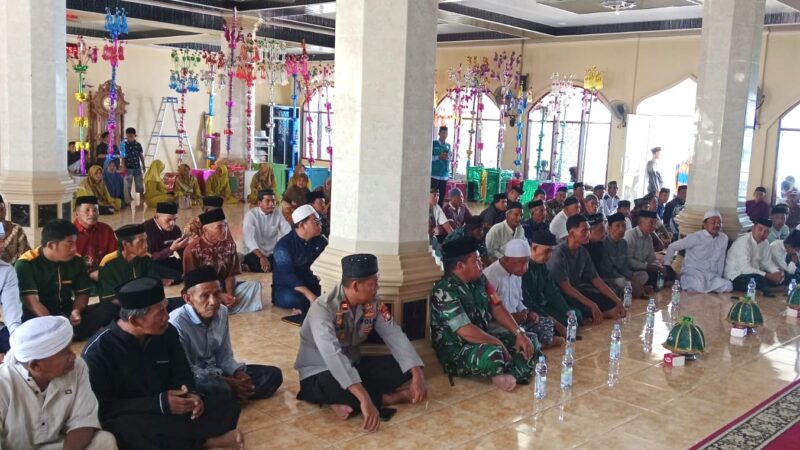 Kapolsek Banggae Hadiri Maulid Nabi di Rangas Pabesoang