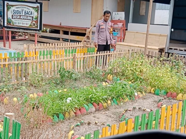 ‎Bhabinkamtibmas Polsek Pamboang Ajak Warga Manfaatkan Lahan Pekarangan