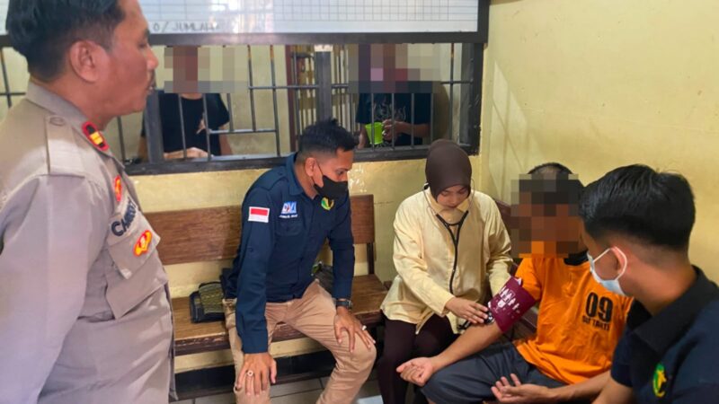 Pelayanan Kesehatan Tahanan, Dokkes Polres Majene Lakukan Pemeriksaan