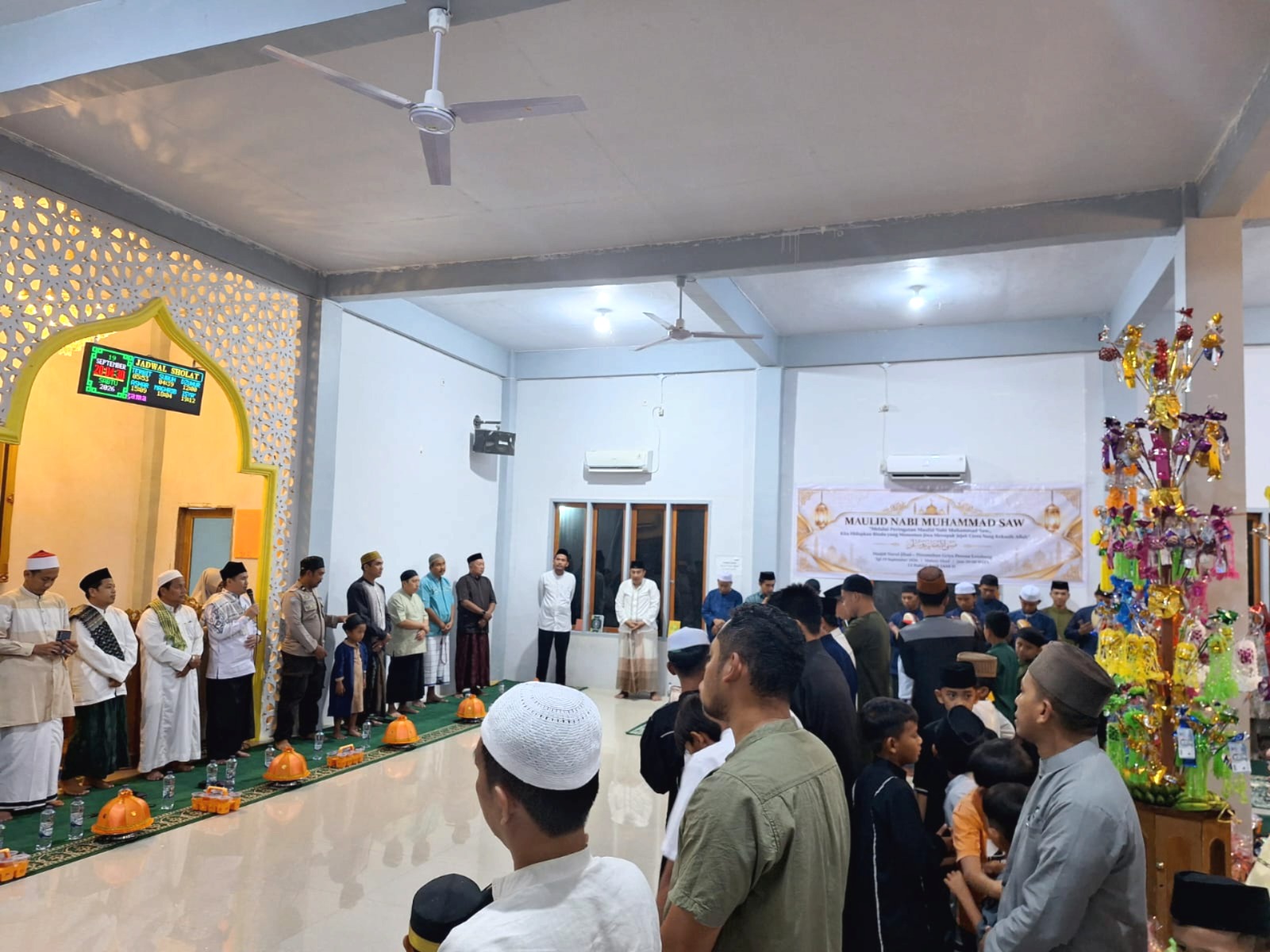 Bhabinkamtibmas Polsek Banggae Ajak Warga Teladani Akhlak Rasulullah‎