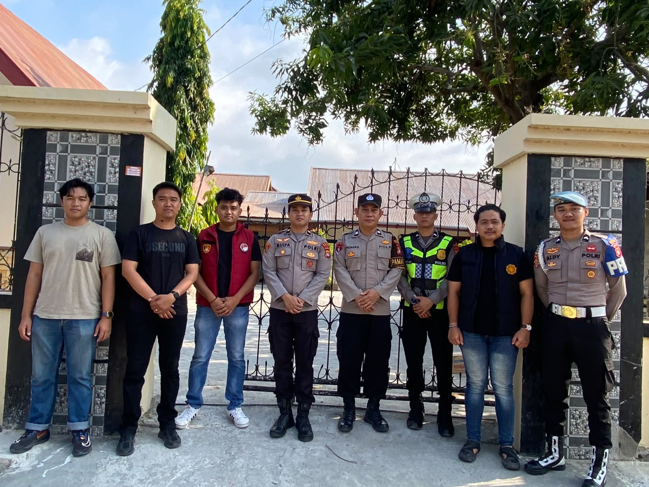 Polres Majene Perkuat Pengamanan Ibadah Minggu‎