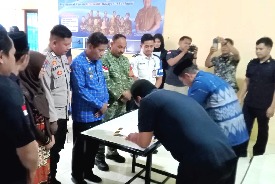 Bhabinkamtibmas Polsek Sendana Perkuat Kehadiran Polri dalam Pembentukan Desa Binaan Imigrasi‎
