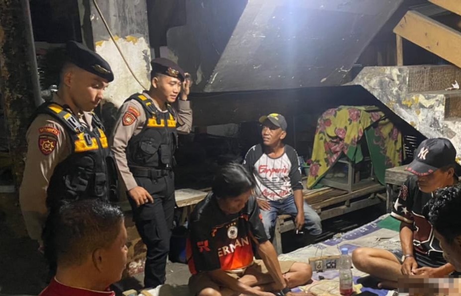 Samapta Polres Majene Bangun Dialog dengan Warga Malam Hari‎